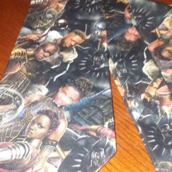Black Panther Neck Tie and Pocket Square - Picture 2 of 2